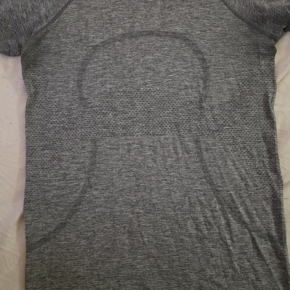 Swiftly Tech Short-Sleeve Shirt 2.0 Hip Length - Picture 3 of 9